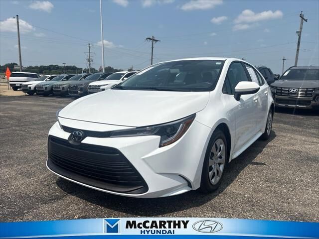 2023 Toyota Corolla LE — photo 1 of 29