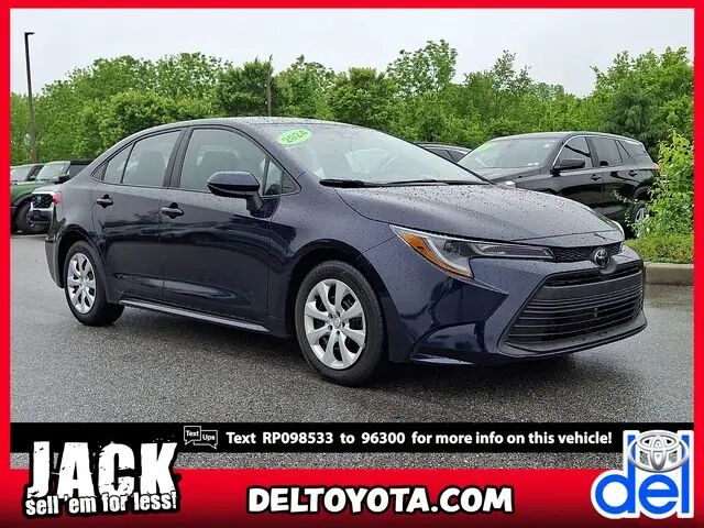 2024 Toyota Corolla LE — photo 1 of 1