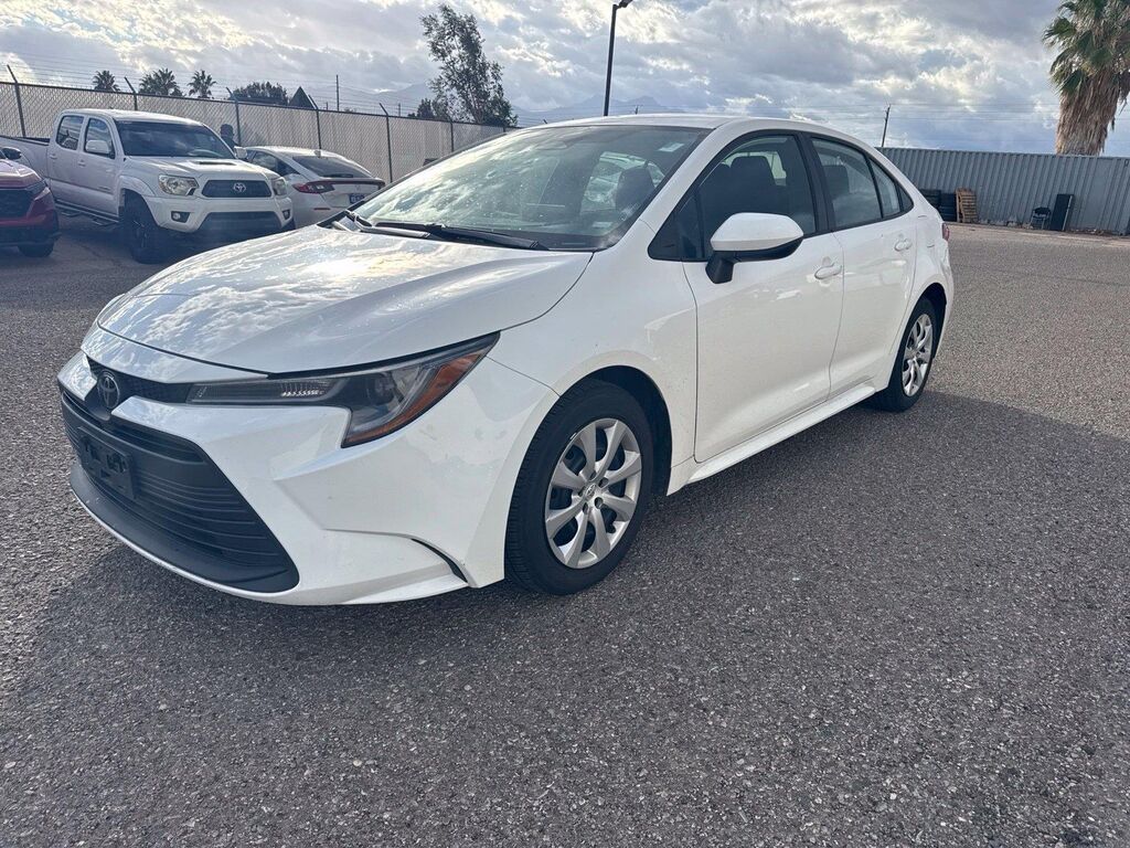 2025 Toyota Corolla LE — photo 1 of 11