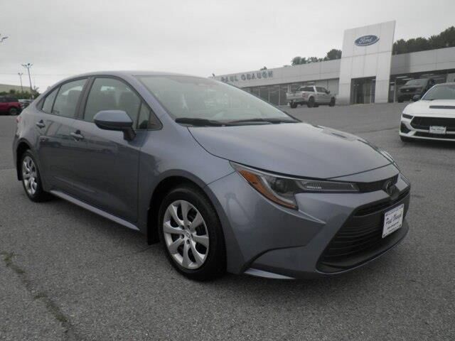 2025 Toyota Corolla LE — photo 1 of 2