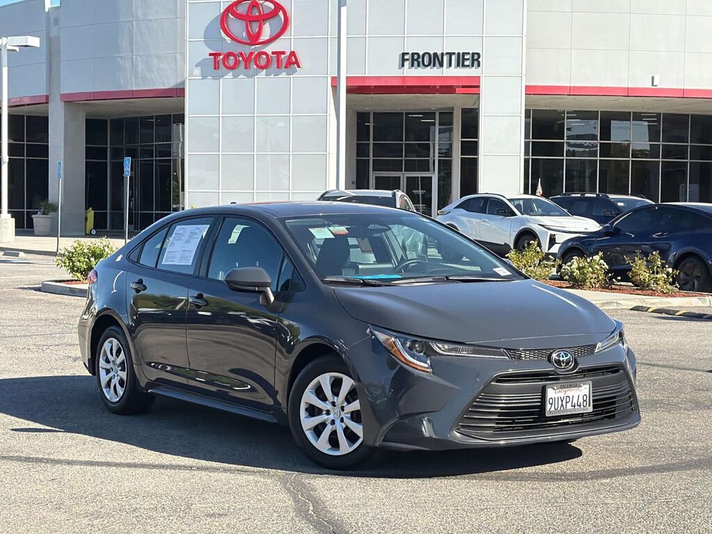 2025 Toyota Corolla LE — photo 1 of 2