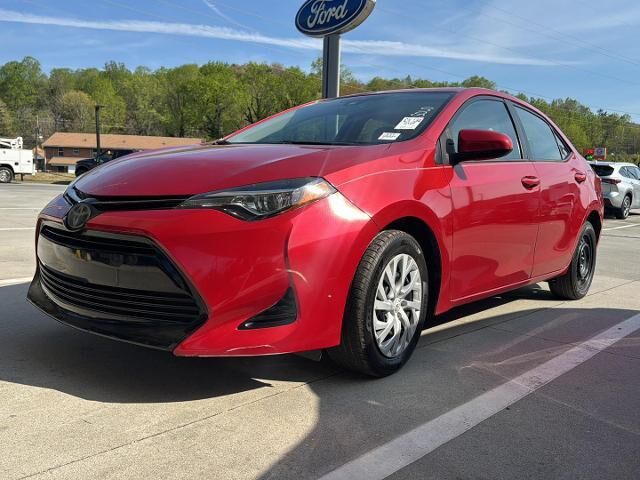 2018 Toyota Corolla LE — photo 1 of 13