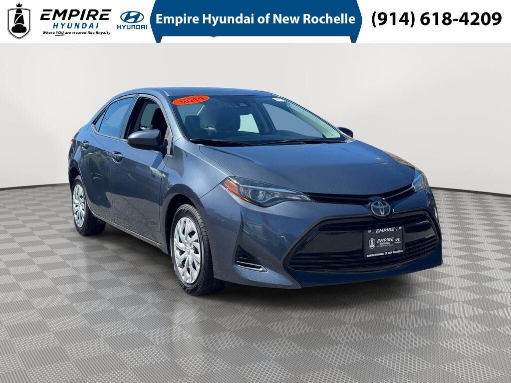 2019 Toyota Corolla LE — photo 1 of 13