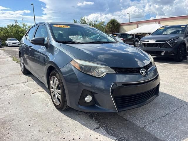 2015 Toyota Corolla S — photo 1 of 13