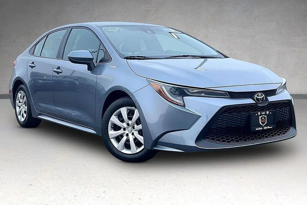 2021 Toyota Corolla LE — photo 1 of 13