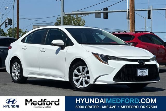 2022 Toyota Corolla LE — photo 1 of 14