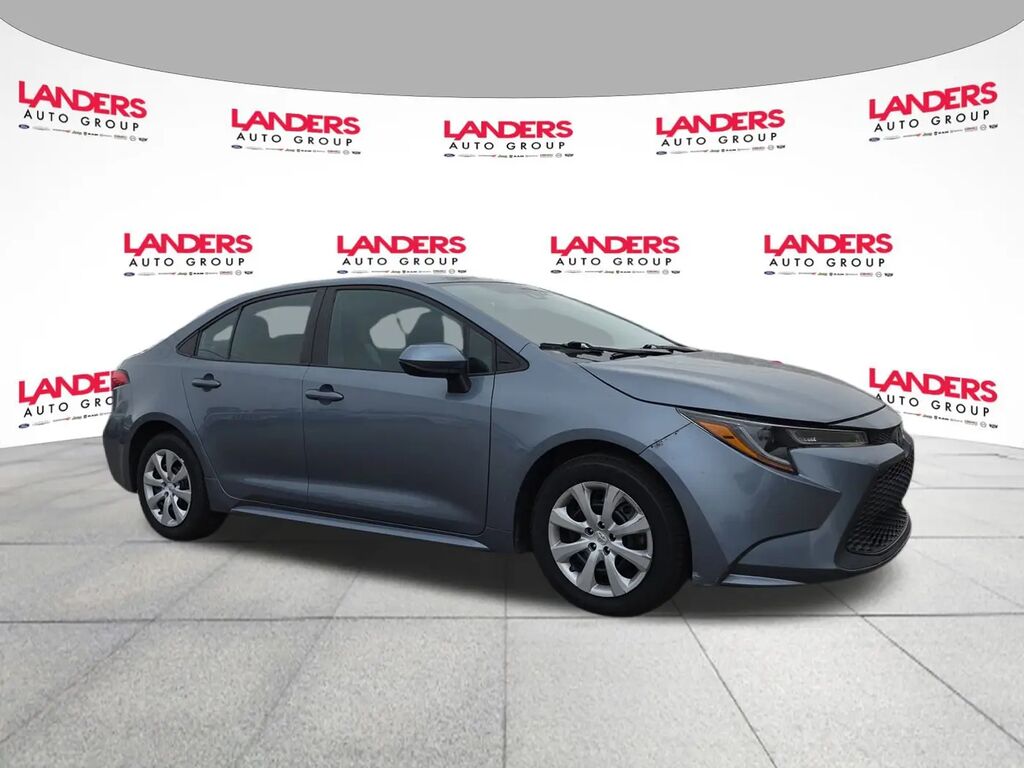 2022 Toyota Corolla LE — photo 1 of 13