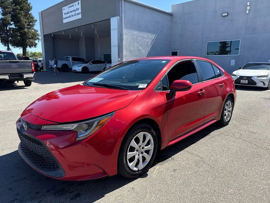 2020 Toyota Corolla LE — photo 1 of 44