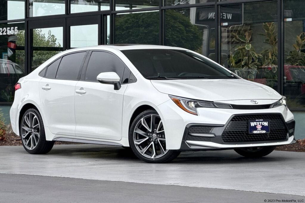 2020 Toyota Corolla SE — photo 1 of 2