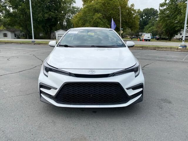 2025 Toyota Corolla SE — photo 1 of 24