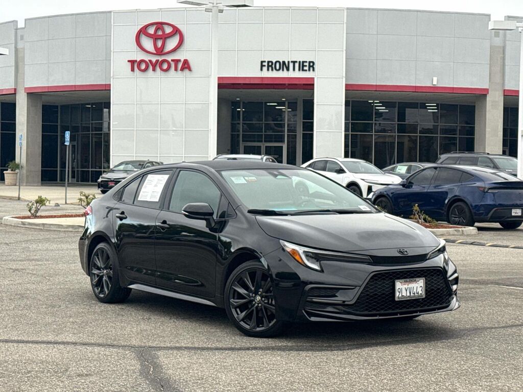 2024 Toyota Corolla SE — photo 1 of 2
