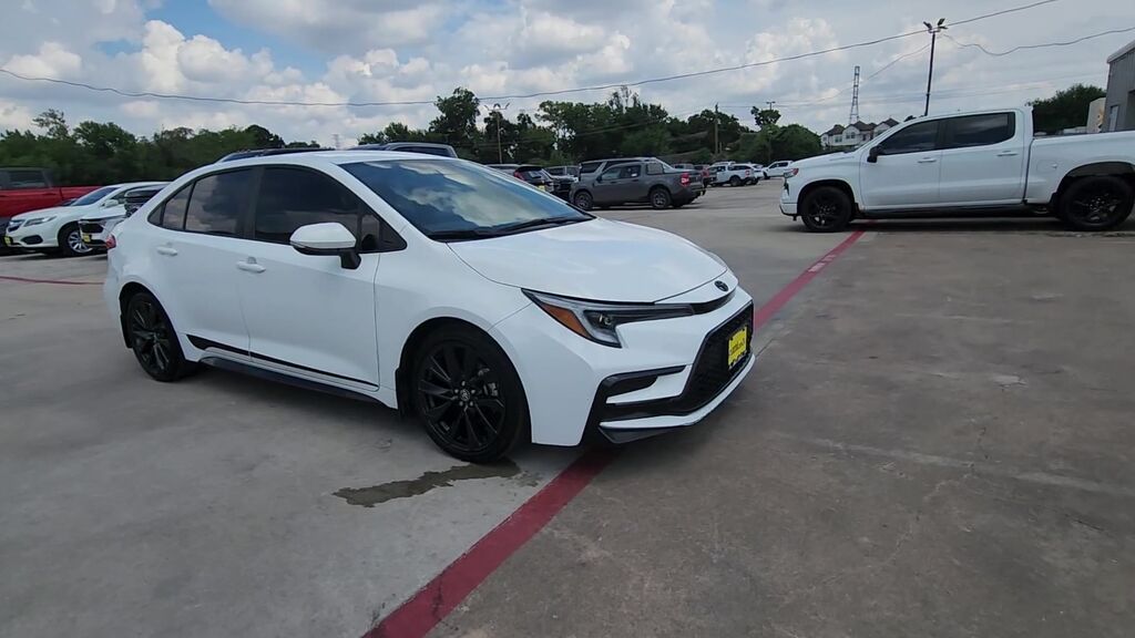 2024 Toyota Corolla SE — photo 1 of 7