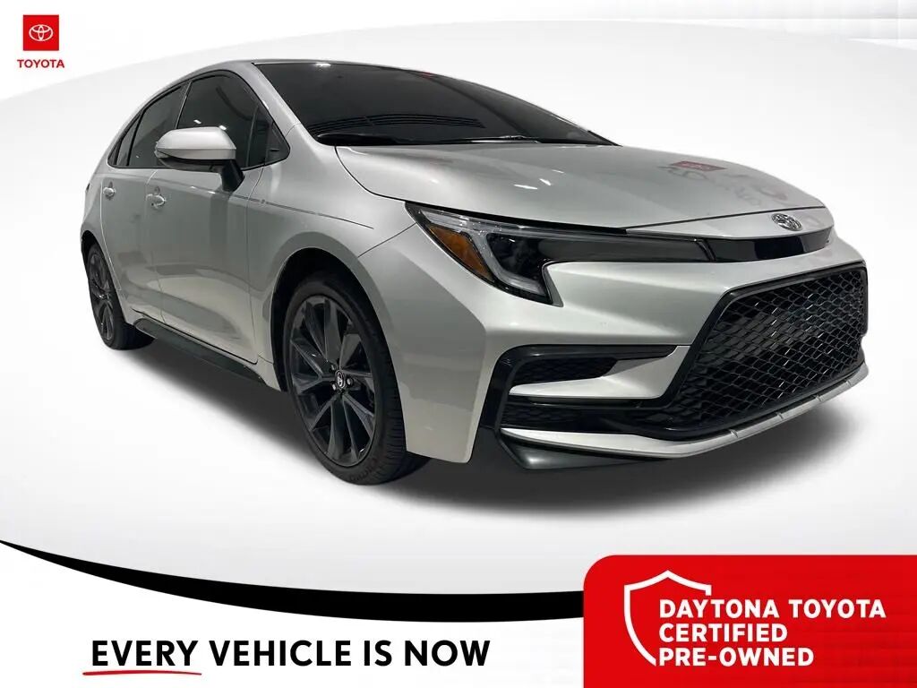2025 Toyota Corolla SE — photo 1 of 10