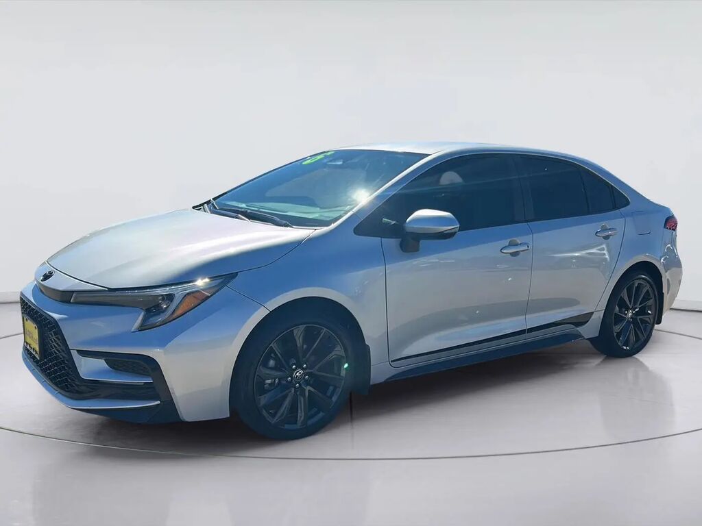 2026 Toyota Corolla SE — photo 1 of 13