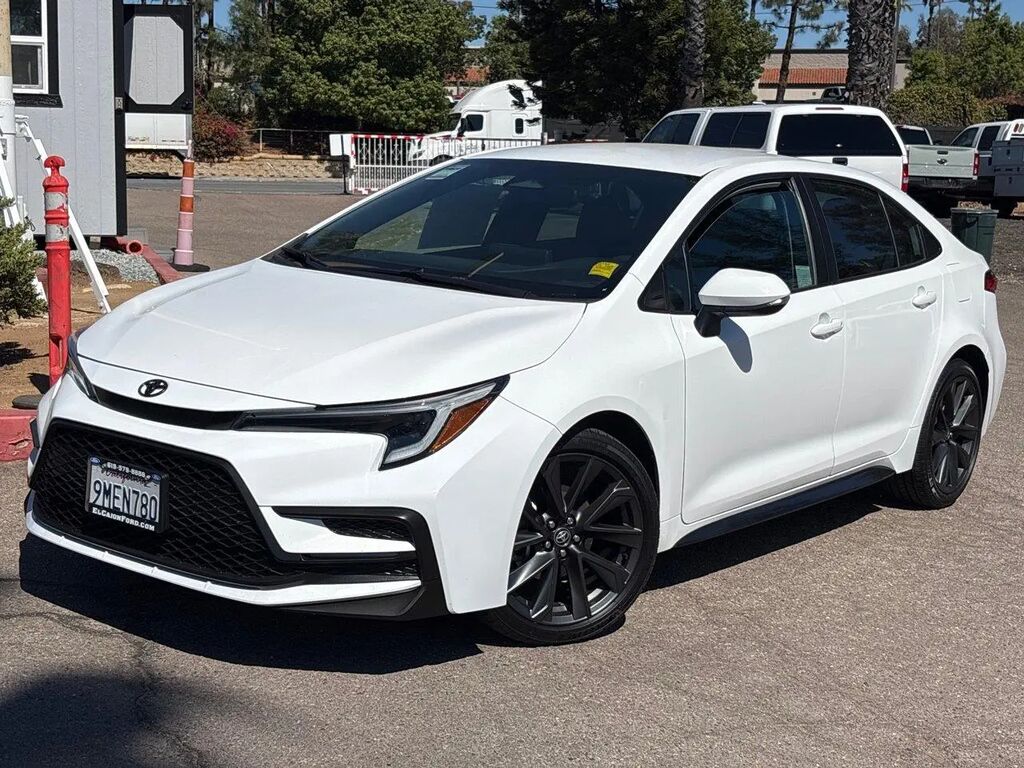 2024 Toyota Corolla SE — photo 1 of 13