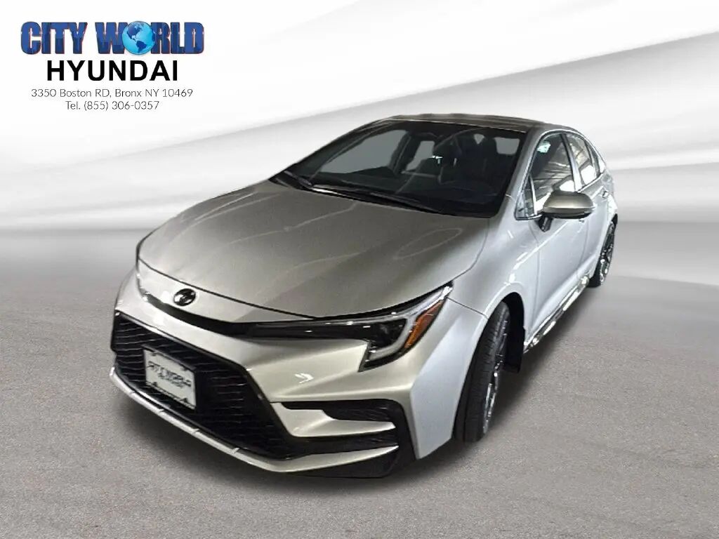 2025 Toyota Corolla SE — photo 1 of 13