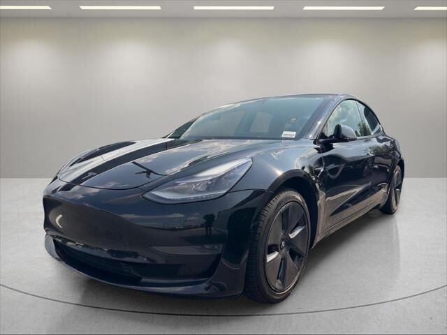 2021 Tesla Model 3 Standard Range Plus — photo 1 of 31