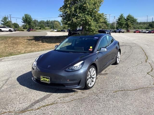 2020 Tesla Model 3 Standard Range — photo 1 of 18