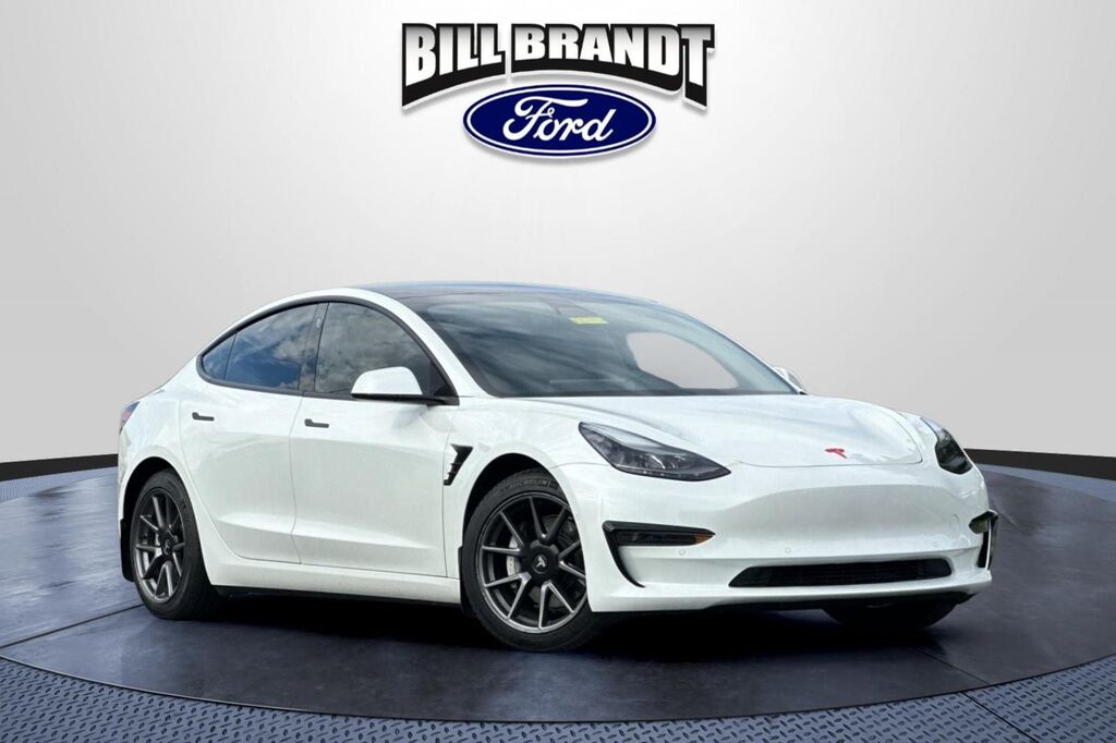 2021 Tesla Model 3 Standard Range Plus — photo 1 of 18