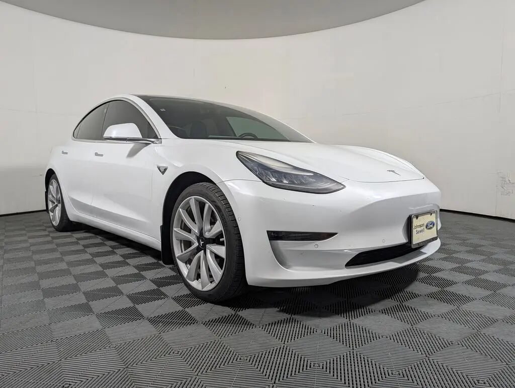 2018 Tesla Model 3 Long Range — photo 1 of 13