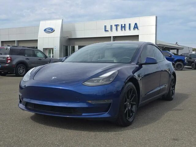 2021 Tesla Model 3 Standard Range Plus — photo 1 of 13