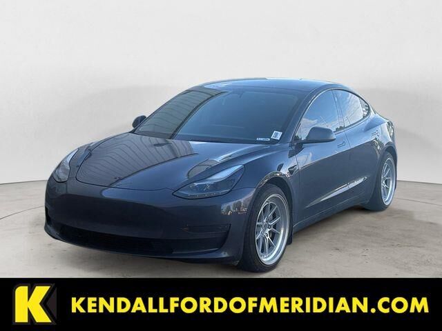2022 Tesla Model 3 Long Range — photo 1 of 3
