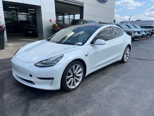 2018 Tesla Model 3 Long Range — photo 1 of 26