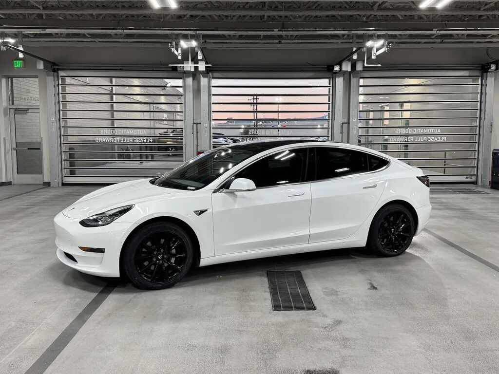 2018 Tesla Model 3 Long Range — photo 1 of 13