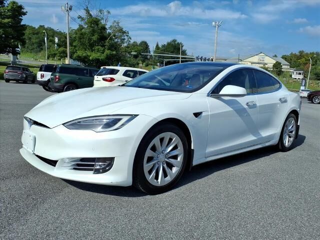 2017 Tesla Model S 60D — photo 1 of 26
