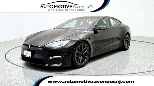 2022 Tesla Model S Long Range AWD w/ 21'' Arachnid Wheels