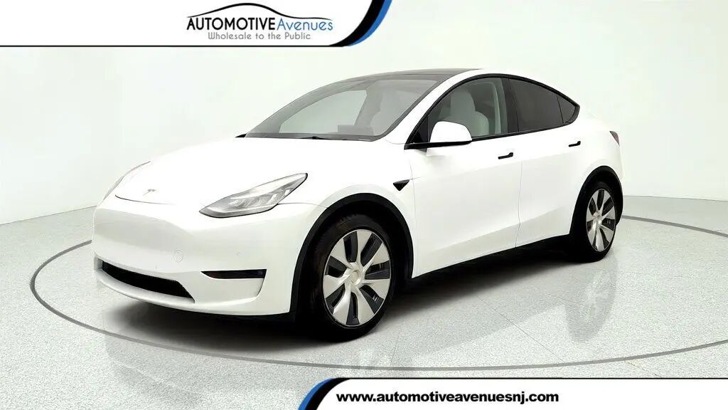 2021 Tesla Model Y Long Range — photo 1 of 13