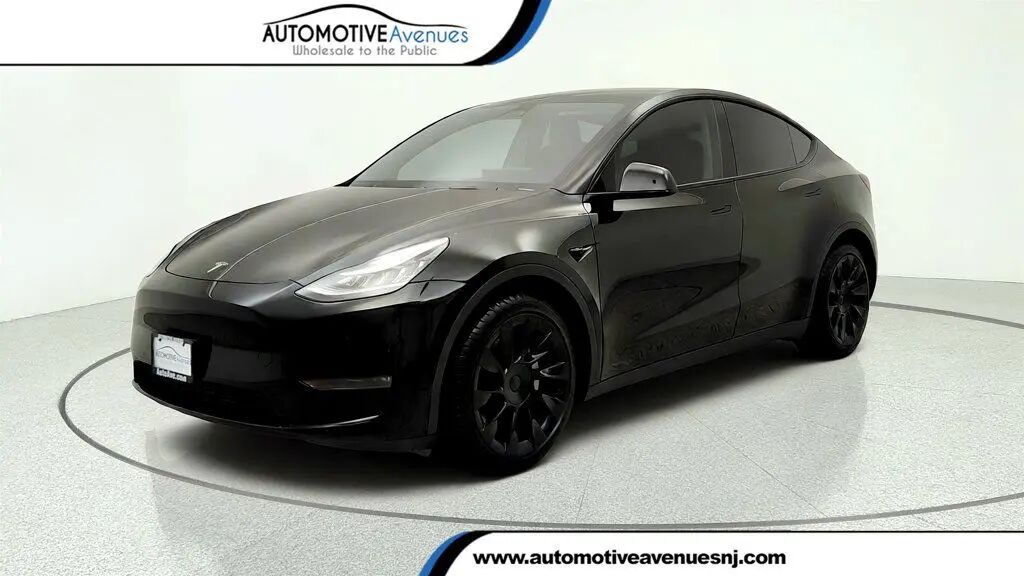 2020 Tesla Model Y Long Range — photo 1 of 33