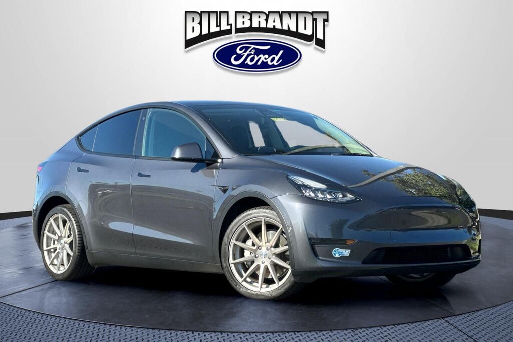 2021 Tesla Model Y Long Range — photo 1 of 39