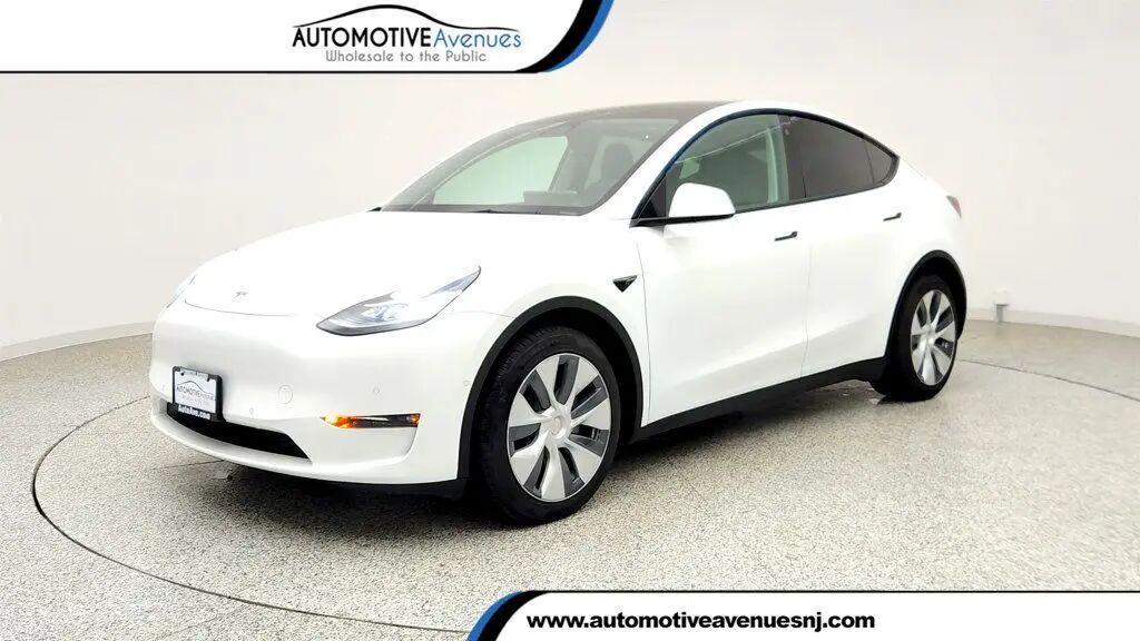 2021 Tesla Model Y Long Range — photo 1 of 26