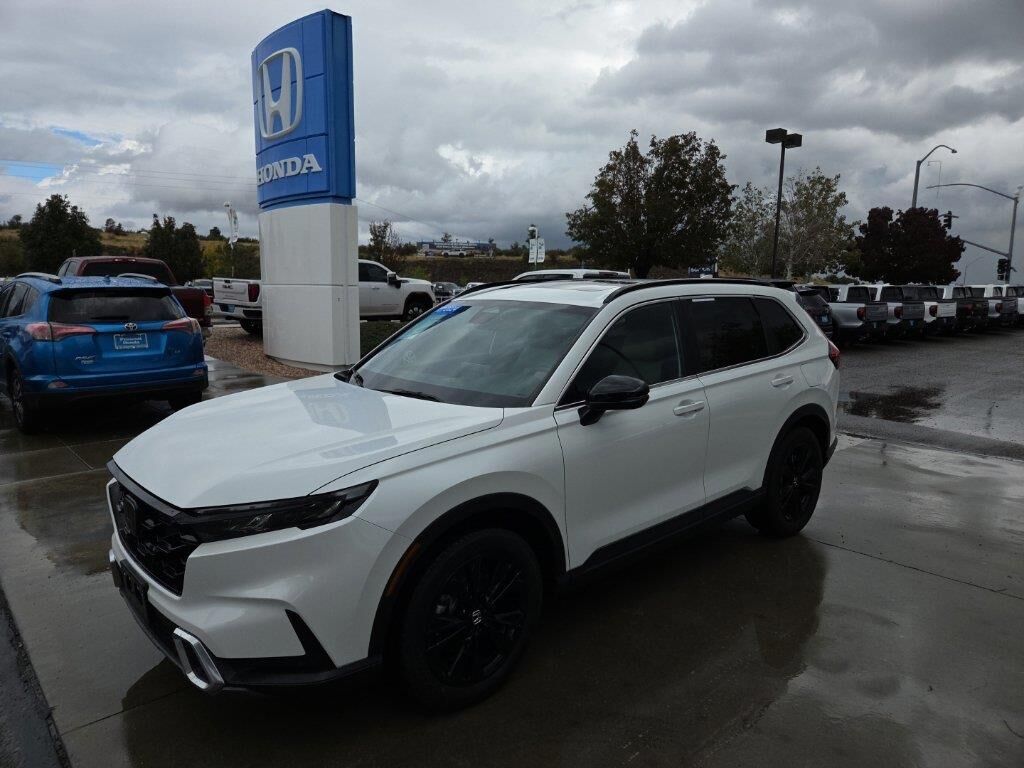 2024 Honda CR-V Hybrid Sport Touring — photo 1 of 13