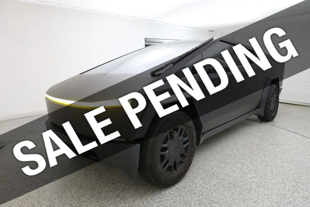 2024 Tesla Cybertruck Base — photo 1 of 14