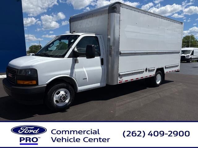 2022 GMC Savana 3500 — photo 1 of 13