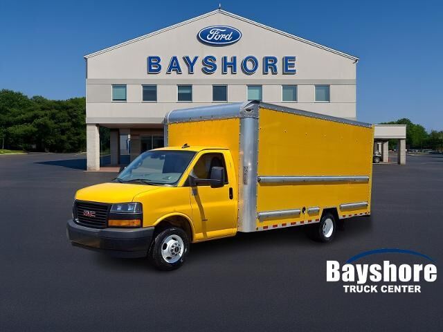 2022 GMC Savana 3500 — photo 1 of 13