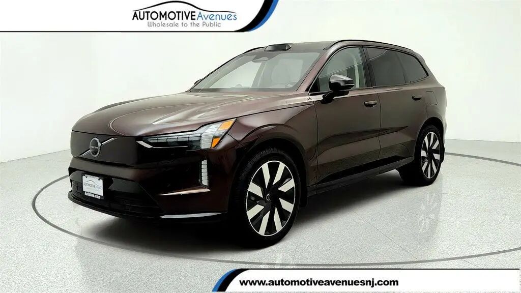 2025 Volvo EX90 Twin Performance Ultra 6P — photo 1 of 12