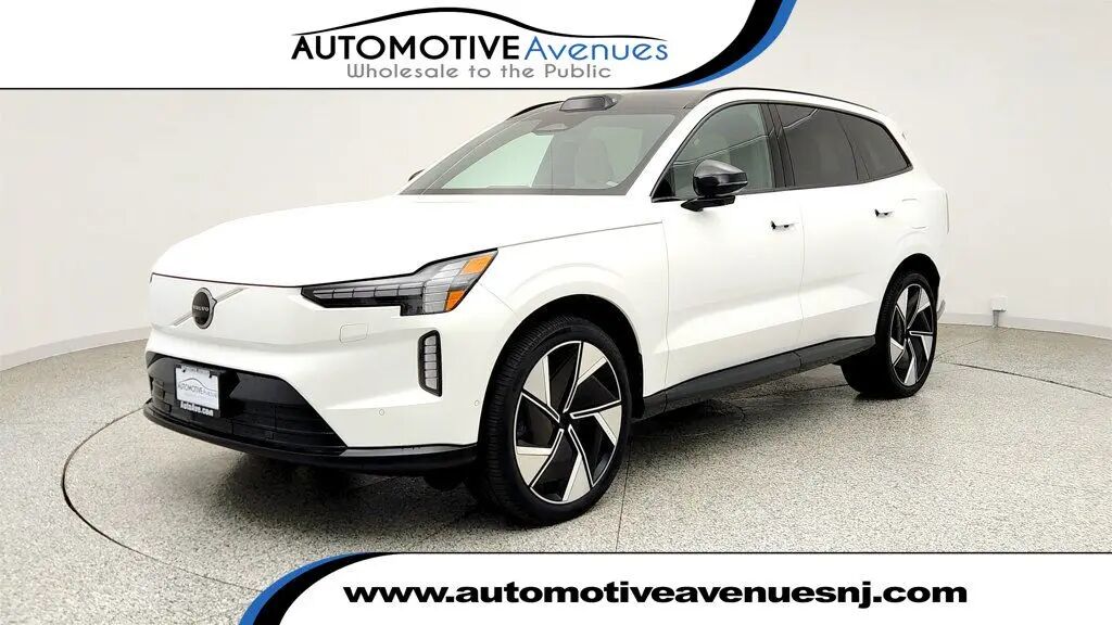 2025 Volvo EX90 Twin Plus 7P — photo 1 of 26