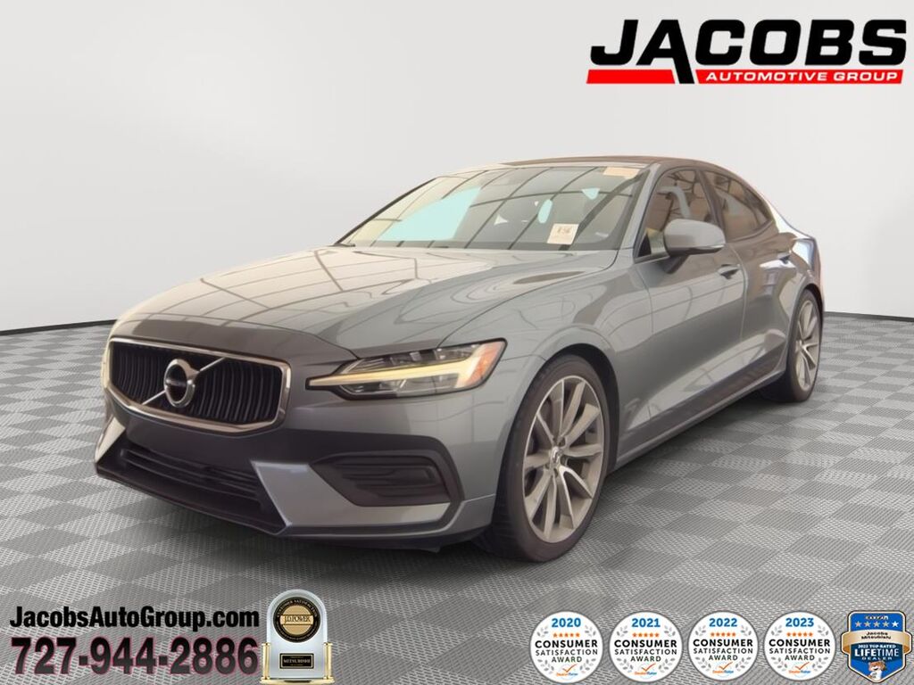 2020 Volvo S60 Momentum — photo 1 of 6