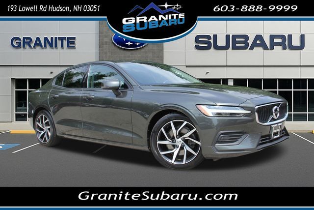 2020 Volvo S60 T5 Momentum — photo 1 of 13