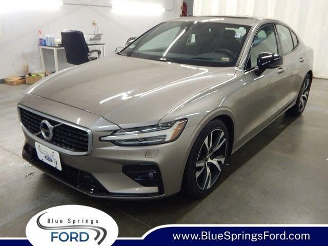 2019 Volvo S60 T6 R-Design