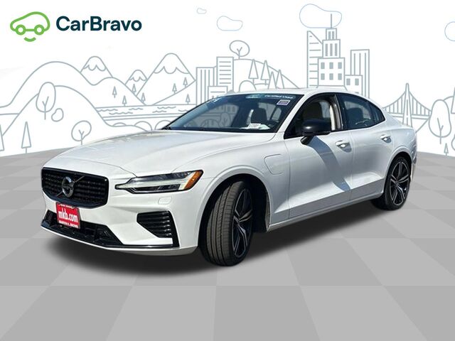 2022 Volvo S60 Recharge T8 R-Design Expression