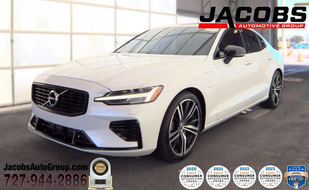 2022 Volvo S60 Recharge R-Design Expression — photo 1 of 13