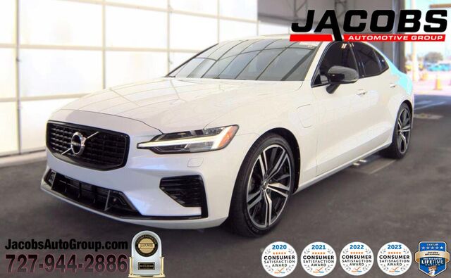 2022 Volvo S60 Recharge R-Design Expression