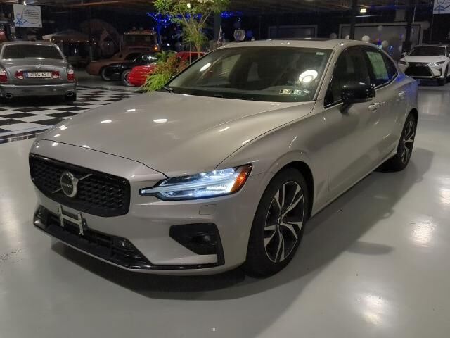 2025 Volvo S60 B5 Core