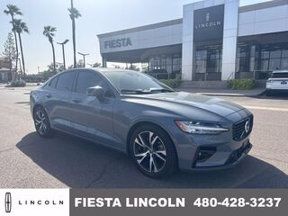 2022 Volvo S60 B5 R-Design
