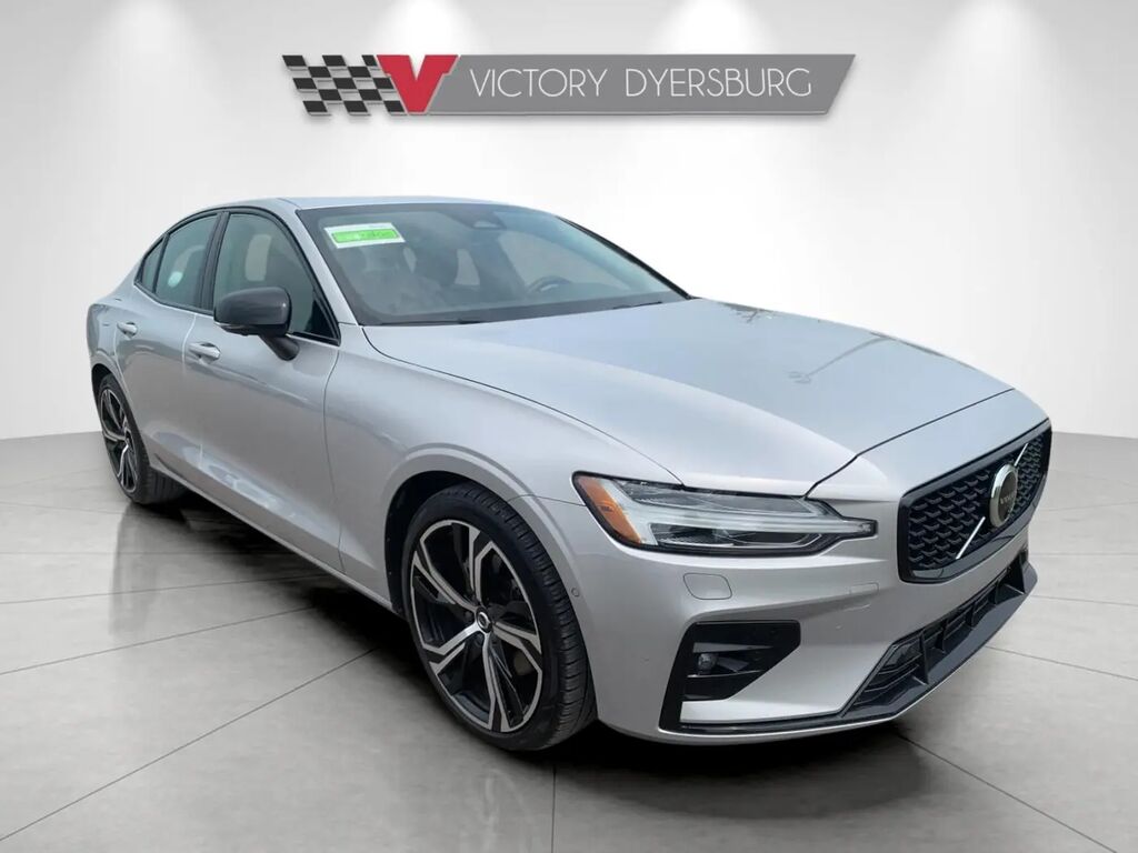 2025 Volvo S60 B5 Plus — photo 1 of 11
