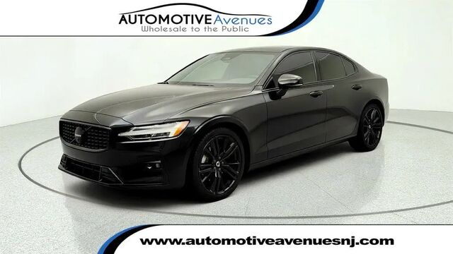 2024 Volvo S60 B5 Plus Black Edition